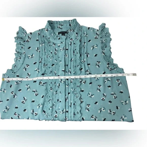 Ann Taylor Women’s XL Sleeveless Ruffle Lace Trim Feminine Blue Floral Blouse - Picture 6 of 7